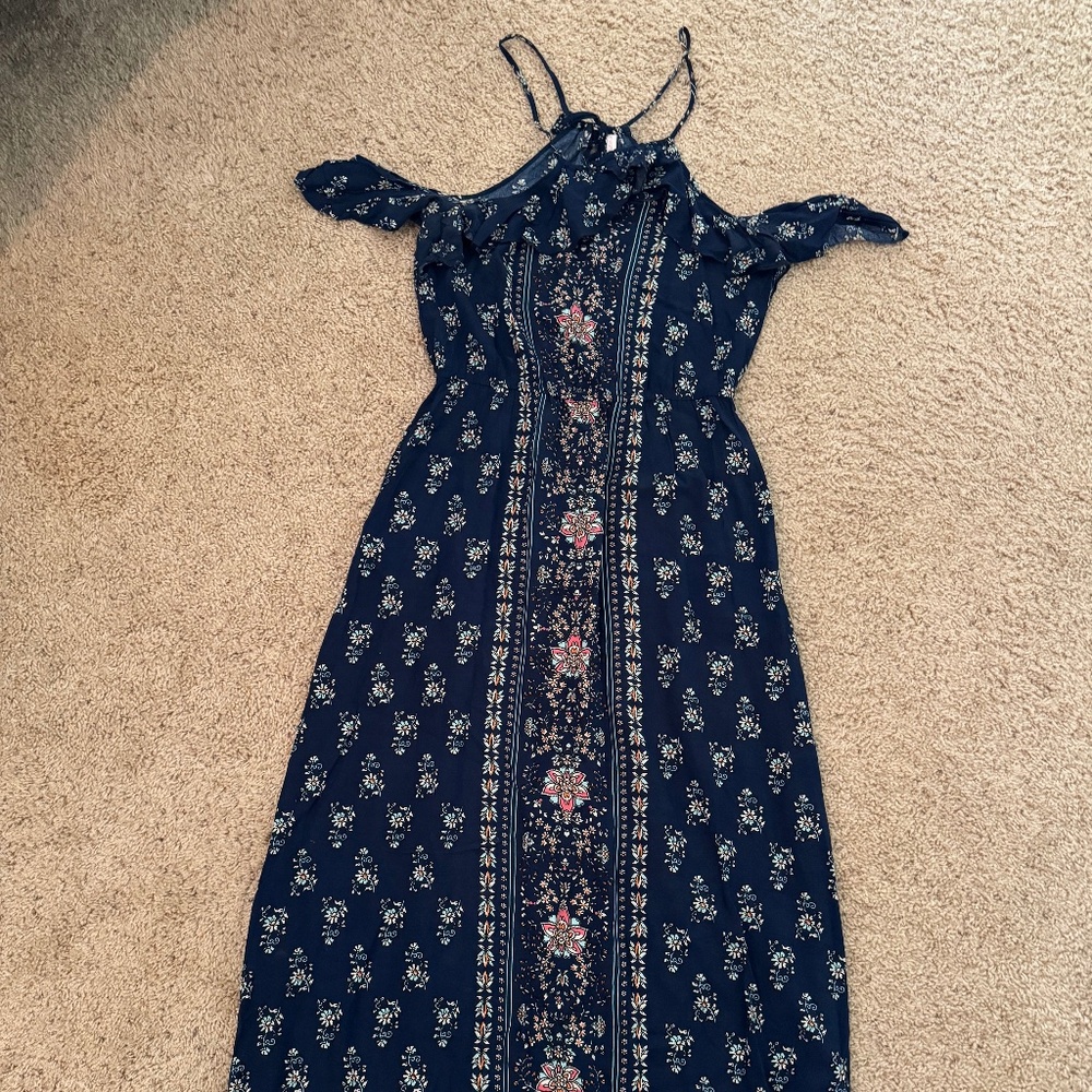 Maxi Dress with off the shoulder arm straps